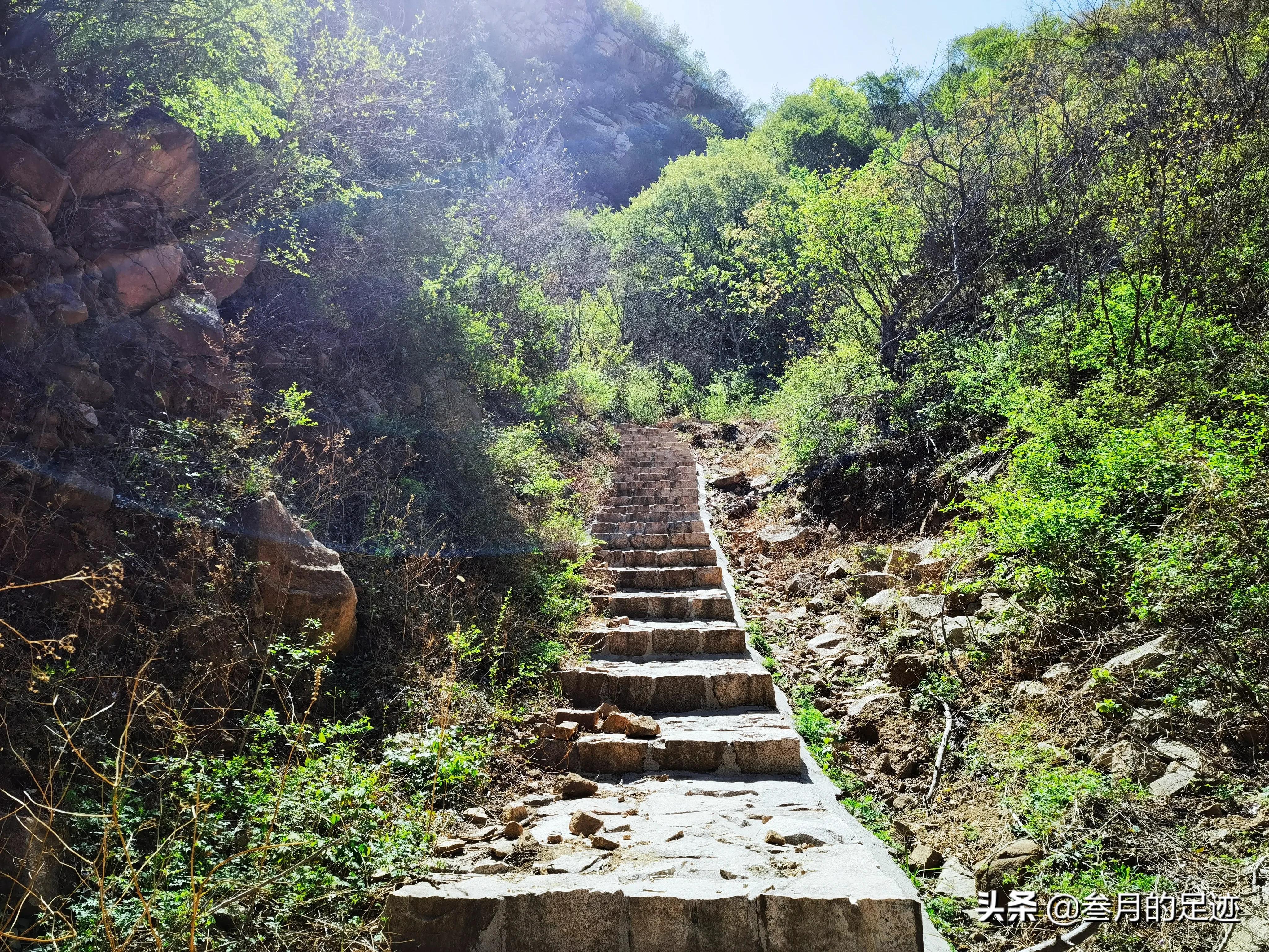 北京昌平，自驾游环线轻徒步线路，大黑山木栈道之旅