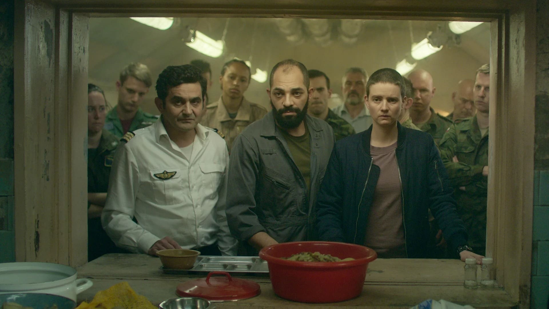 上天入海躲太阳，网飞这两部脑洞神作，值得追一下