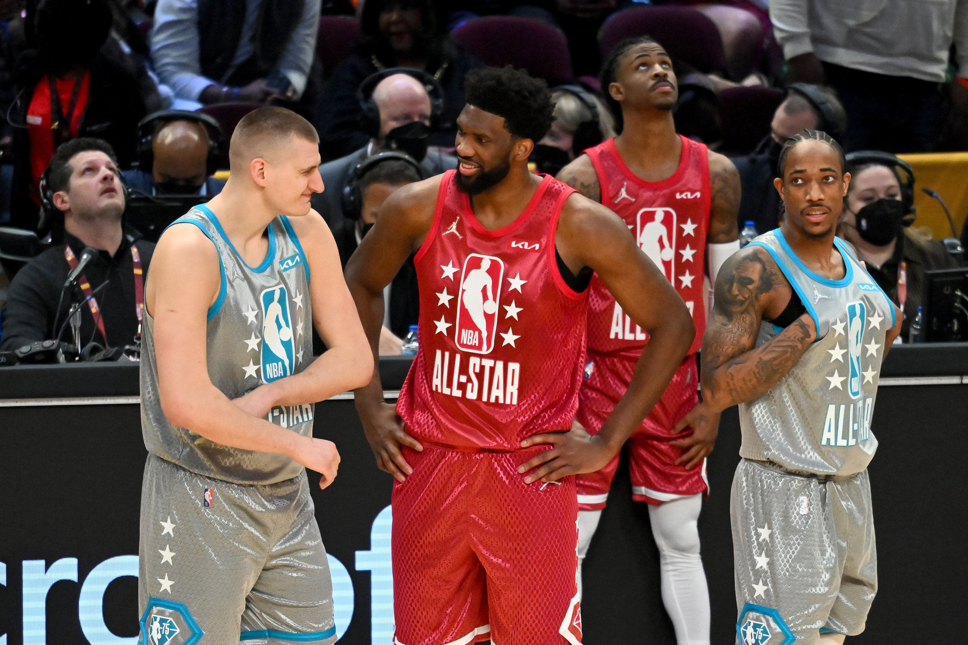 nba東部中鋒排名（美媒評現役首發中鋒！太陽艾頓第9，湖人濃眉哥第3，榜首實至名歸）