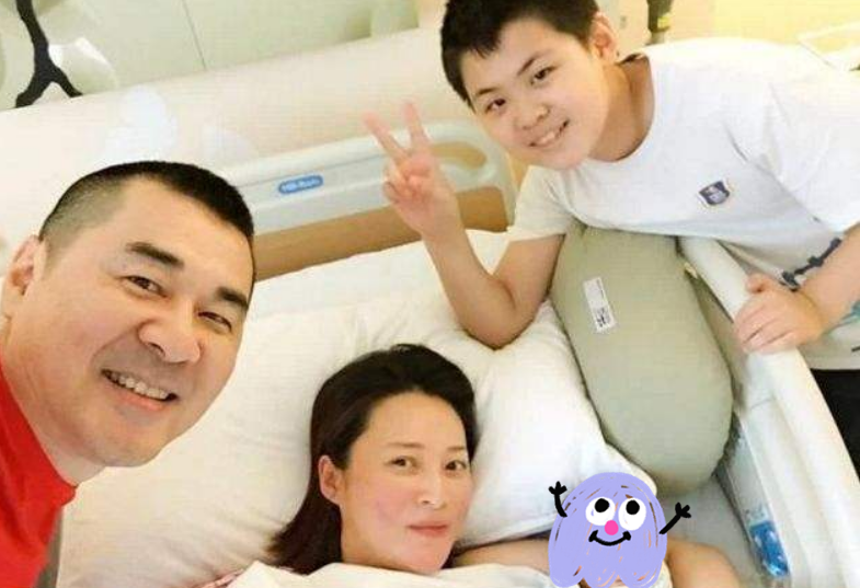 远离格格巫下巴、发面馒头脸，优雅老去才是中年女星最美的状态