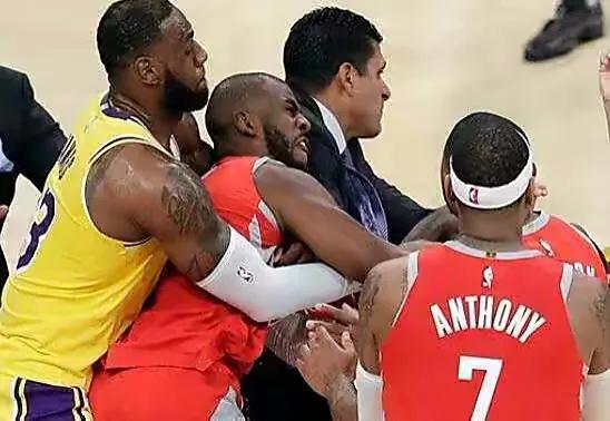 nba为什么都不喜欢保罗(直言不讳：NBA克里斯-保罗——名气虽大，气量太小，我不喜欢)