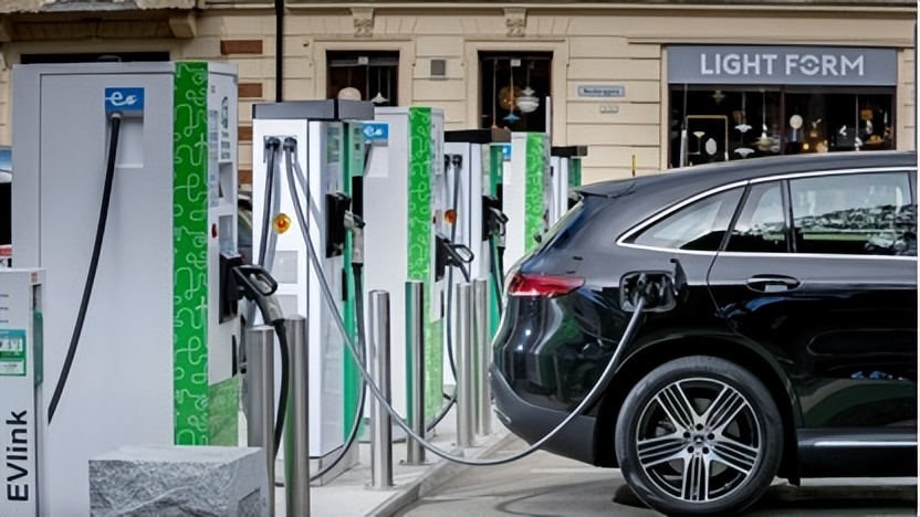 实现更好的电池！梅赛德斯-奔驰取得量子化学模拟新突破