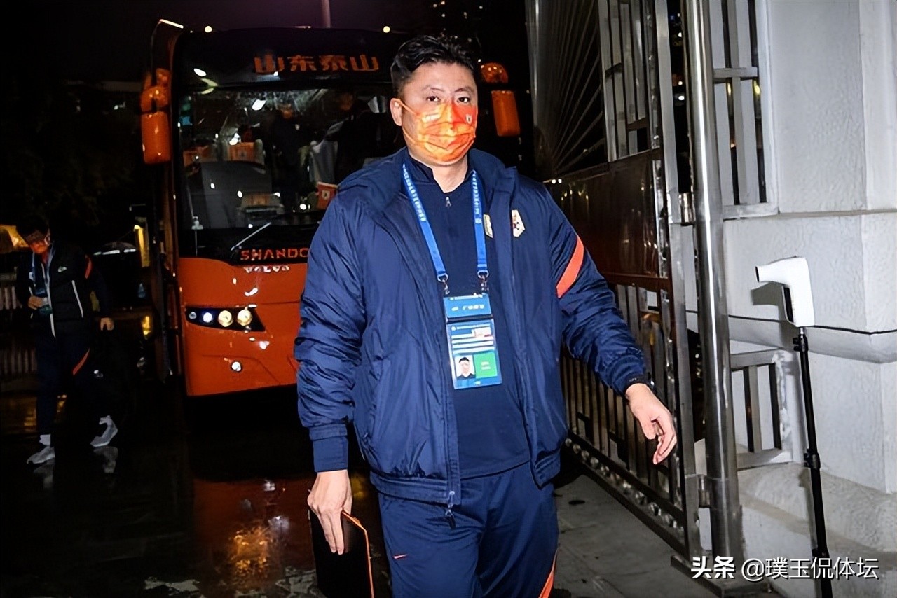 周海滨个人简历(泰山队教练重大变动,1人回归,2人离队,1人赴美,郝伟