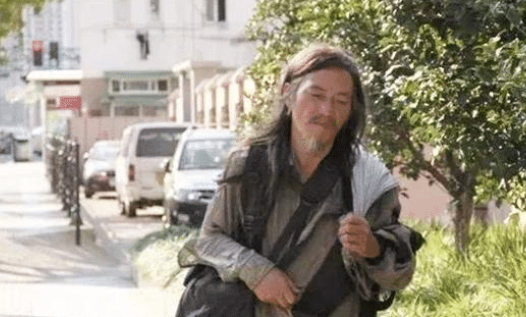 北理工状元学霸流浪捡垃圾13年：人生最难的修行，是与自己和解