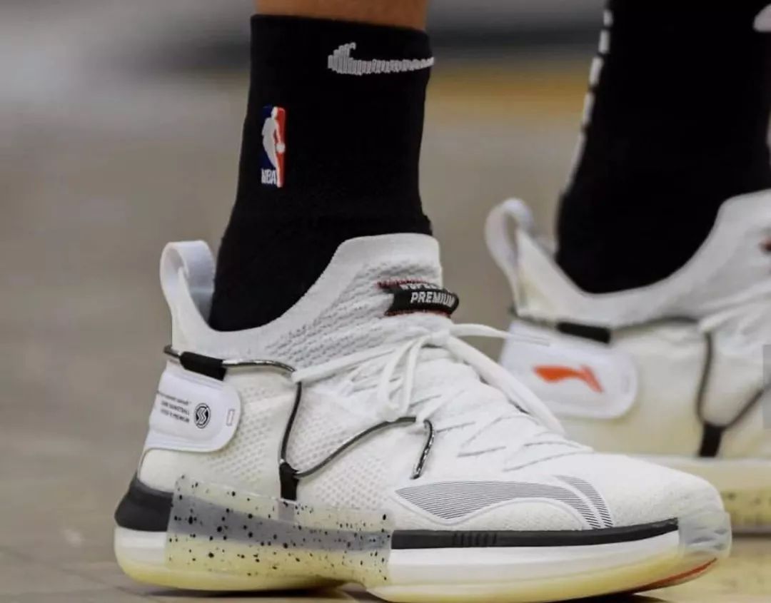 cba闪击8为什么召回（闪击8代断底被召回，休闲鞋被质疑抄袭，李宁又翻车了么？）