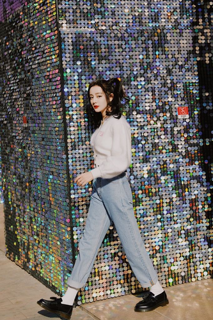 迪丽热巴过完2022年生日之后，娱乐圈又多了一位年过三十的少女