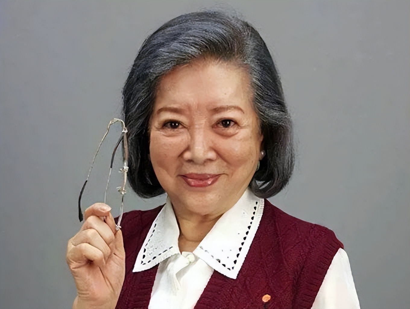 影帝影后多敬业？有人生吞12枚鸡蛋、鼻子被打歪，有人为戏锯门牙