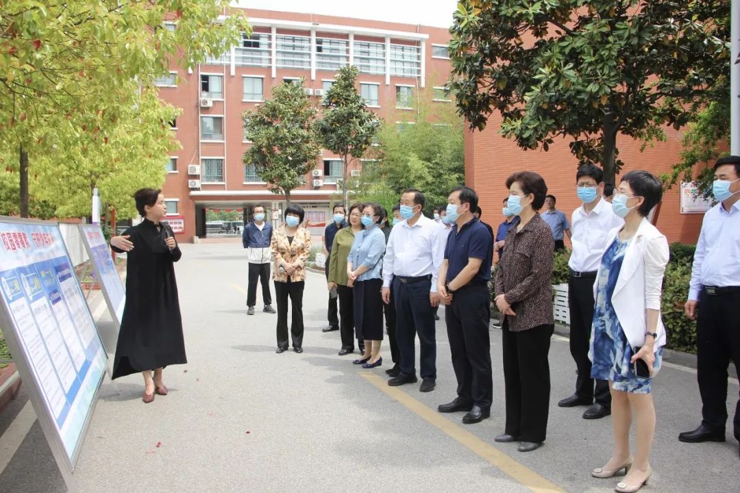 ��������Э��ϯ�Ÿ���һ�е���ʮһѧУ����Ԥ��δ�����˷��﹤��