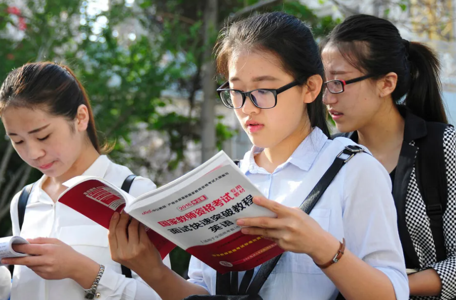 双减后师范专业还是香饽饽吗，过来人一语道破，部分师范生更吃香