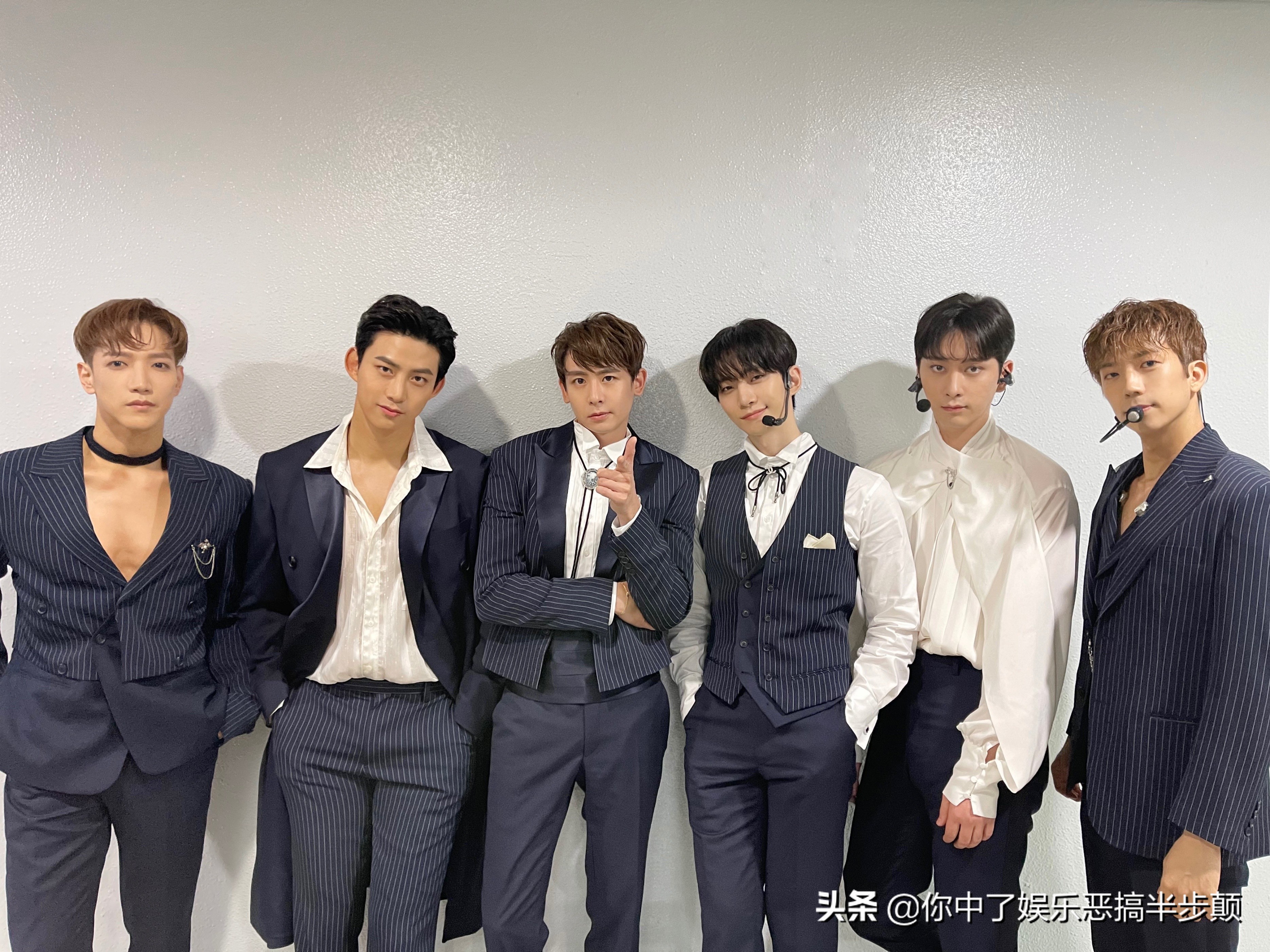 2PM合体出席前经纪人婚礼，献唱经典曲目《10分满分的10分》