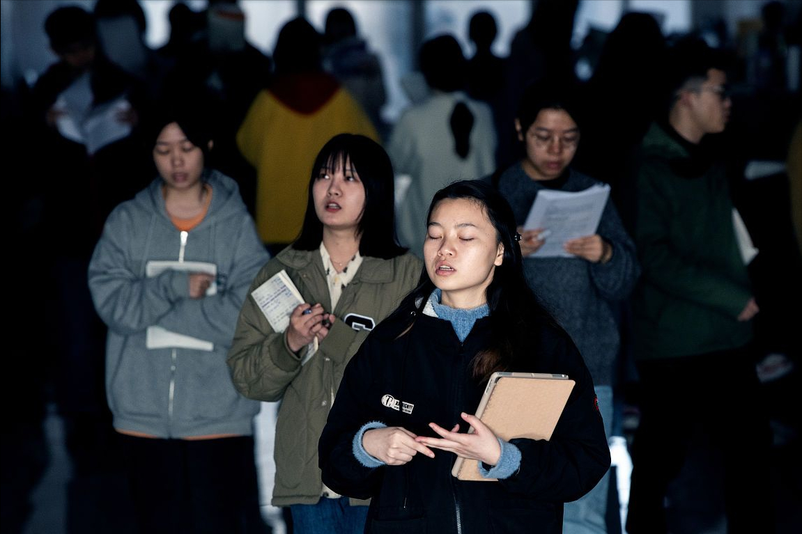 4万多人报考录取4千多人，考研巨无霸四川大学性价比怎么样？