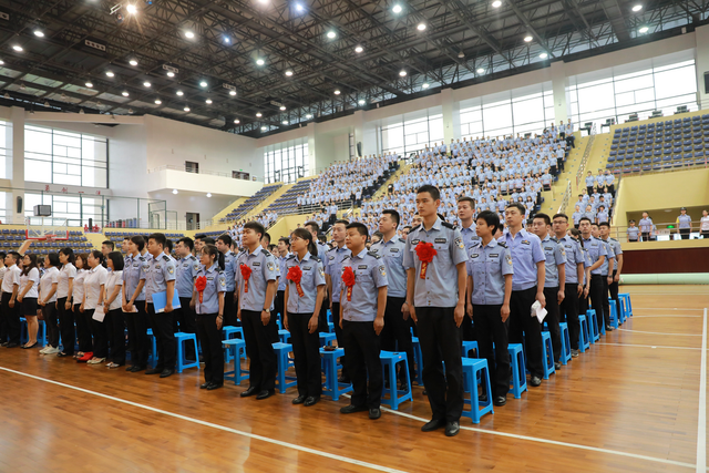 河北一高校成功改名，实力强悍、校名霸气，学生们感到兴奋不已