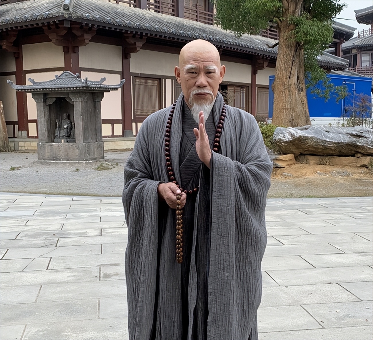 演员杨清文：钟爱演艺事业 六十载发际梦 依然是追求