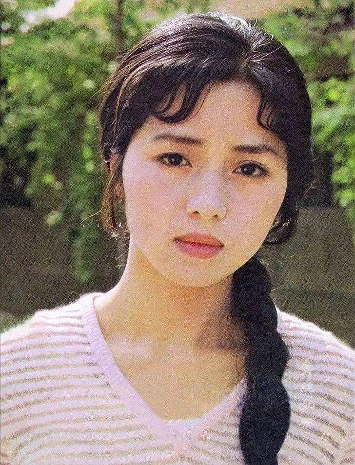 87版《红楼梦》秦可卿身上谜点多,扮演者张蕾漏拍两场戏就出国了