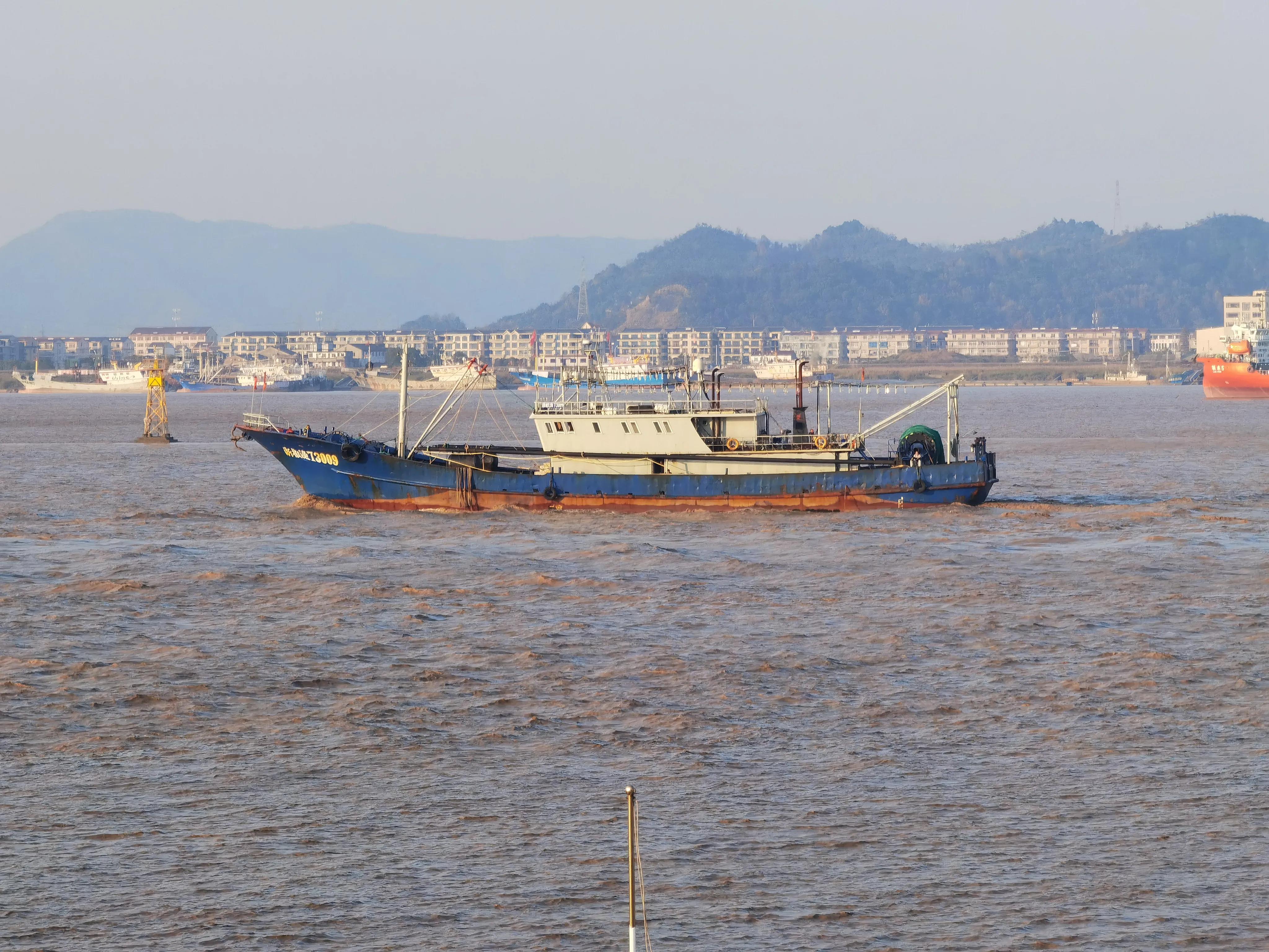 搞海洋捕鱼很赚钱吗海上捕鱼赚钱吗