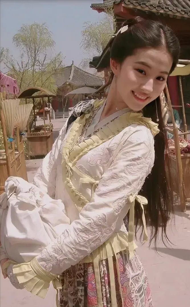 新版《仙剑奇侠传》里的赵灵儿，还原了游戏，但少了灵气？