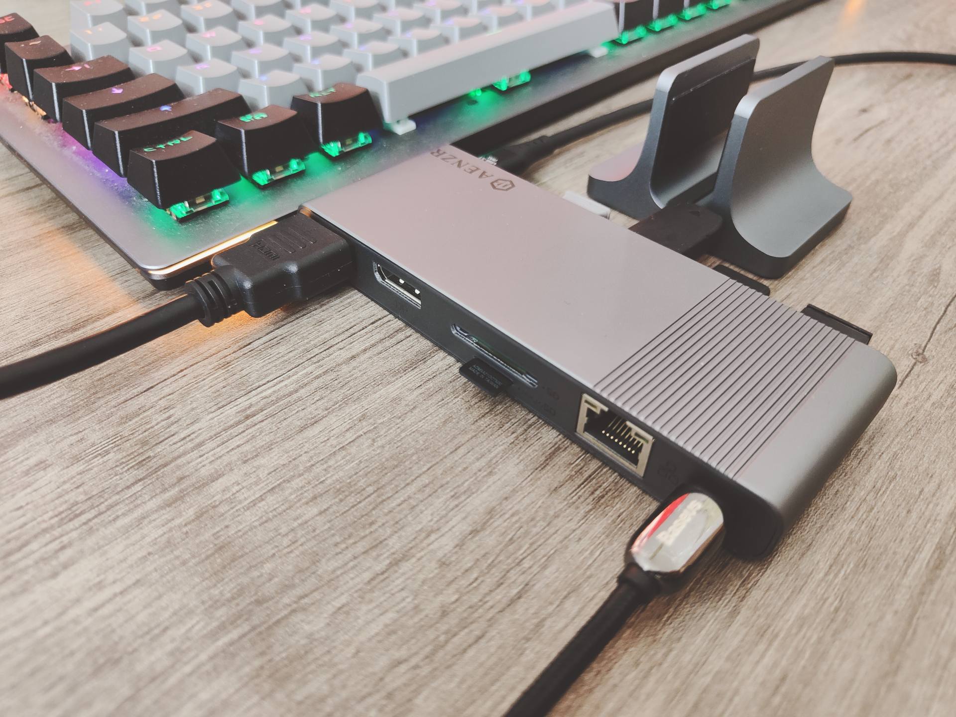 AENZR十二合一扩展坞开箱实测，办公生产力直线飙升