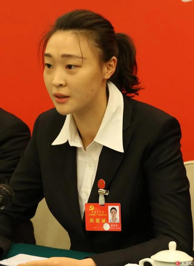 惠若琪的传奇运动生涯(中国女排那些令人难忘的主攻手之为我们玩过命的惠若琪)