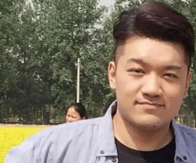 同样因《家有儿女》大火，杨紫张一山风生水起，而尤浩然去哪了？