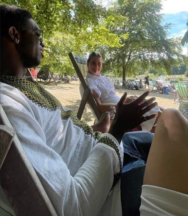 数一数谁露出的小白牙最多（比尔盖茨准女婿，露出十二颗白牙齿走红毯，笑容与梅根的一模一样）