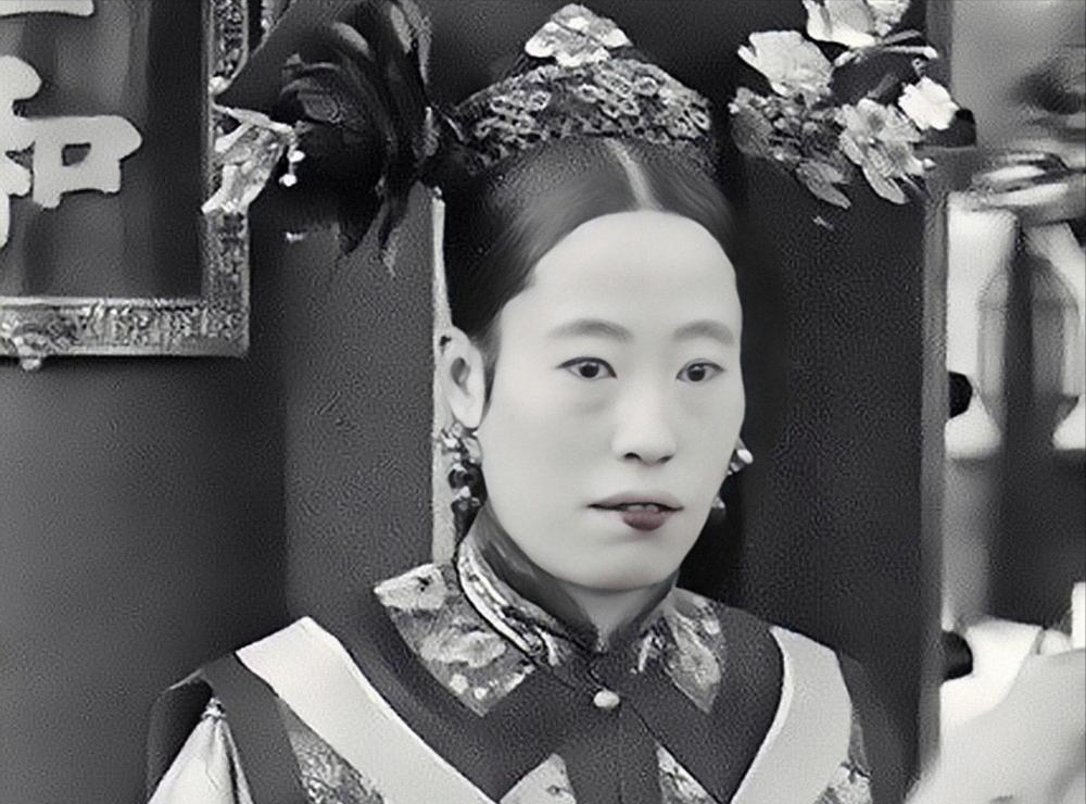 隆裕太后弄丢了大清王朝，为什么死后赢得国人的尊重？