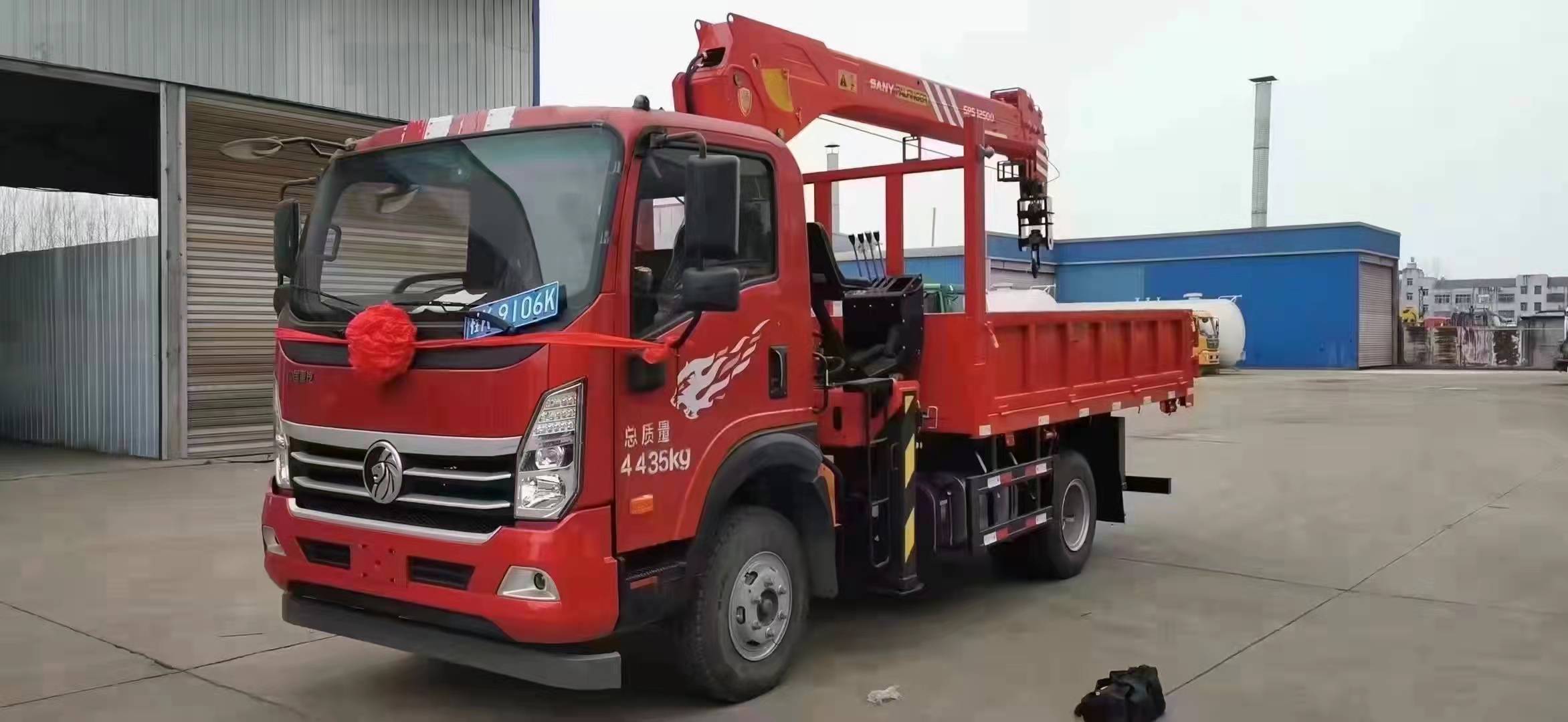 重汽藍牌隨車吊發車亳州 三方位操作