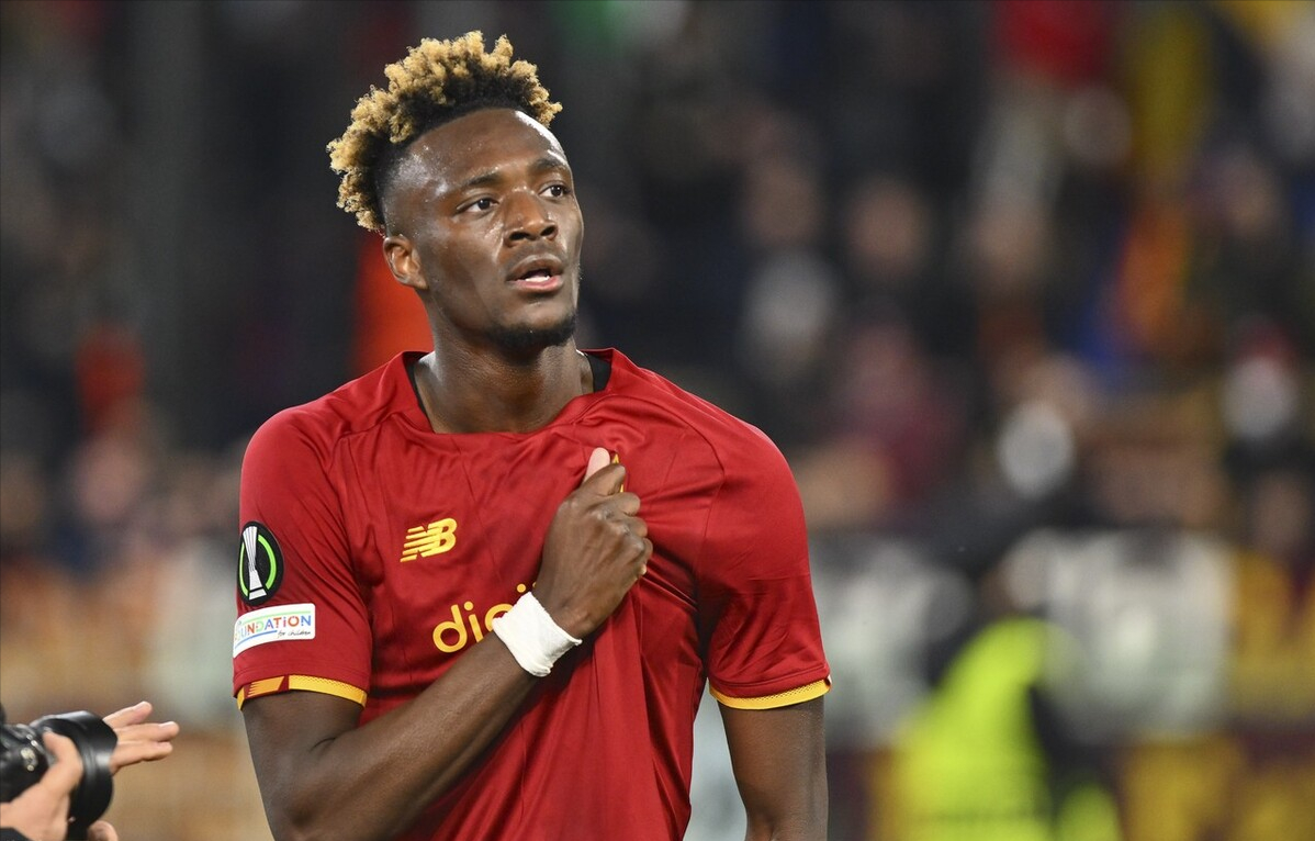 罗马2-1维特斯晋级8强(英格兰国脚亚伯拉罕补时绝平拯救穆里尼奥 罗马