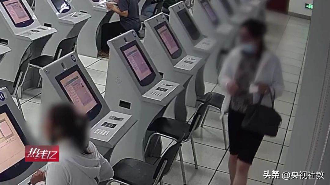 江苏驾驶员理论考试（驾照考试考生“撞衫”引起监考怀疑，追查之下果然有猫腻丨《热线12》）