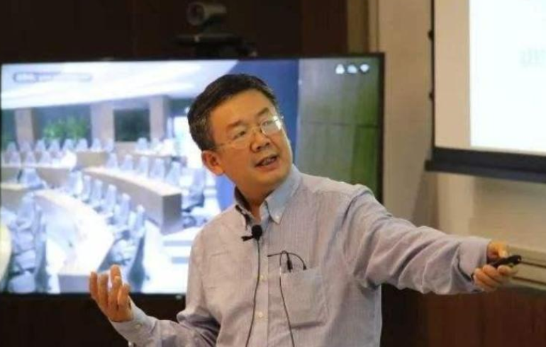 清华教授工资单被曝光，真实薪资引网友热议，感觉被骗得好惨