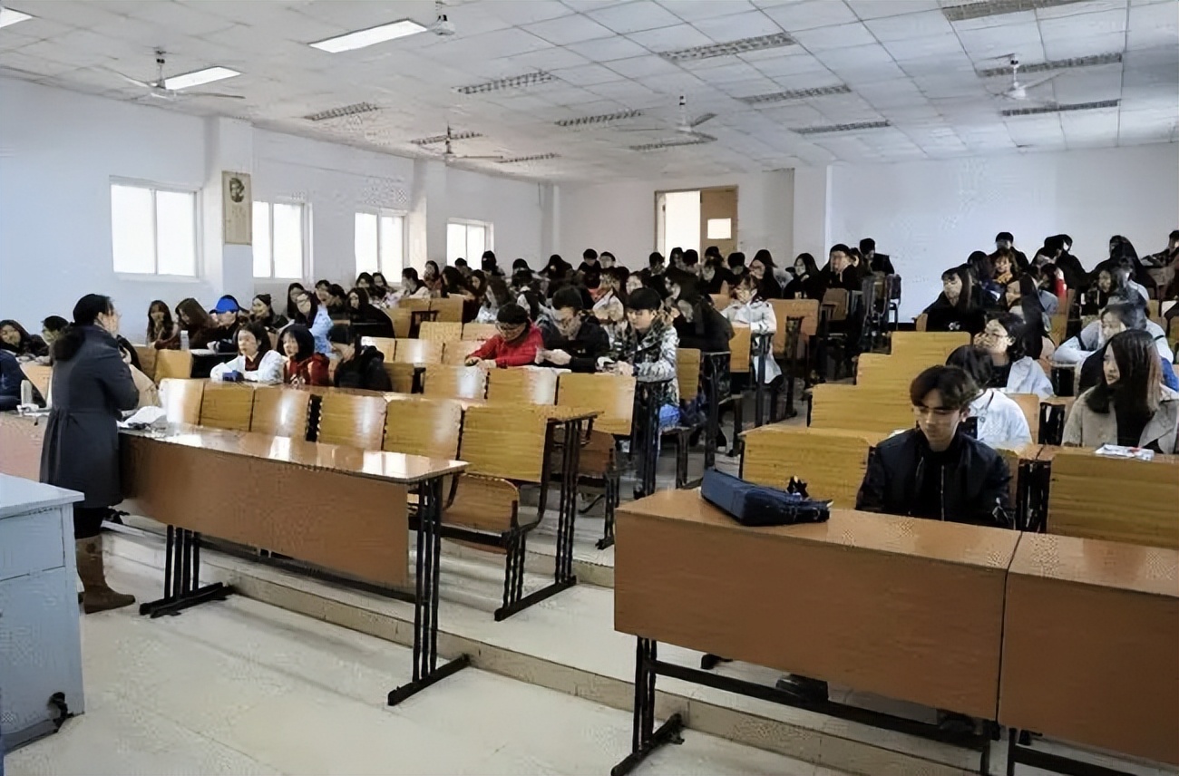 没人报的4个专业，“冷门”但就业后薪资很高，学生可以适当参考