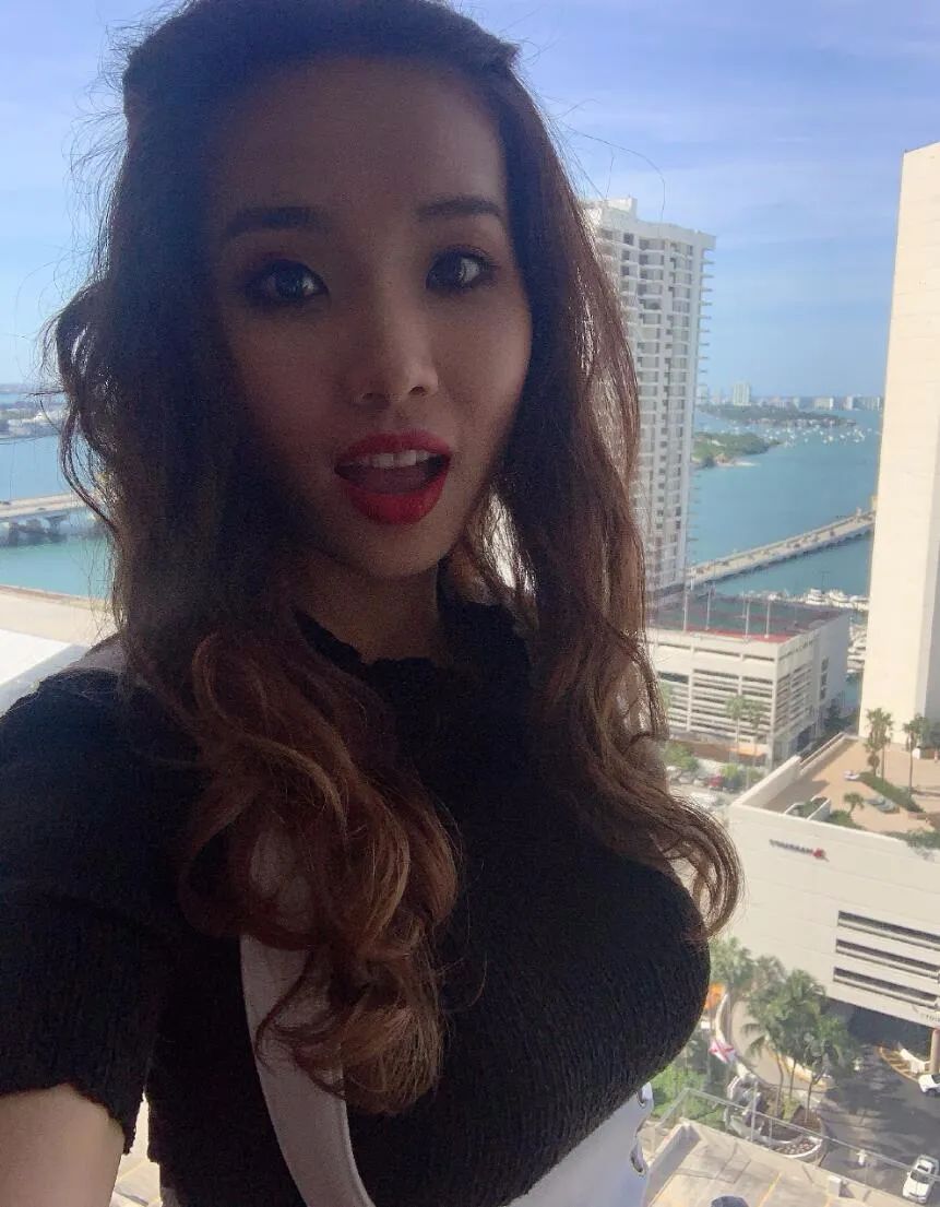 中国在nba女记者有哪些(中国美女记者闯nba,身材傲人