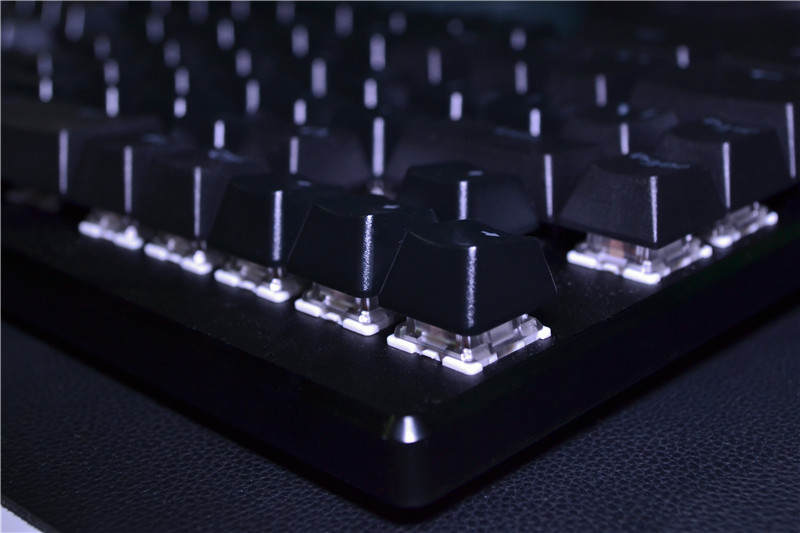 对手腕友好的X-Bows Lite人体工学机械键盘