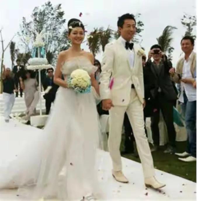 相比于汪小菲，10个细节看透大S“新欢”的为人