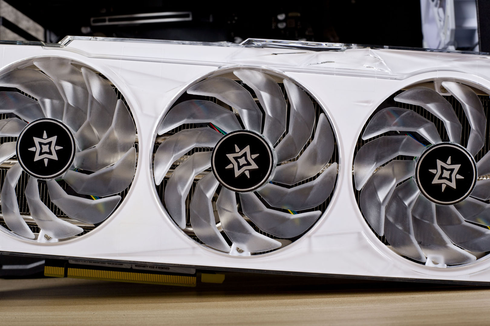 双网面开孔光污染+散热拉满，爱国者YOGO M2 性能版体验