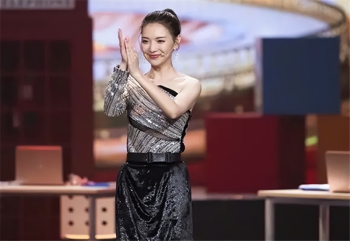 还记得主持人栗坤吗？如今她的近况如何？