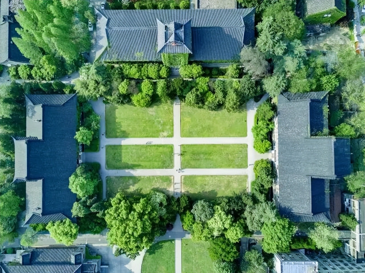 群星闪耀，50余位院士在此求学任教！南京大学“百岁学科”，实力顶尖！