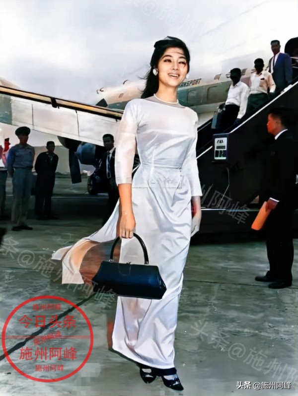 老照片：1992年代言日本清酒广告的王祖贤，邓丽君年轻时候的照片