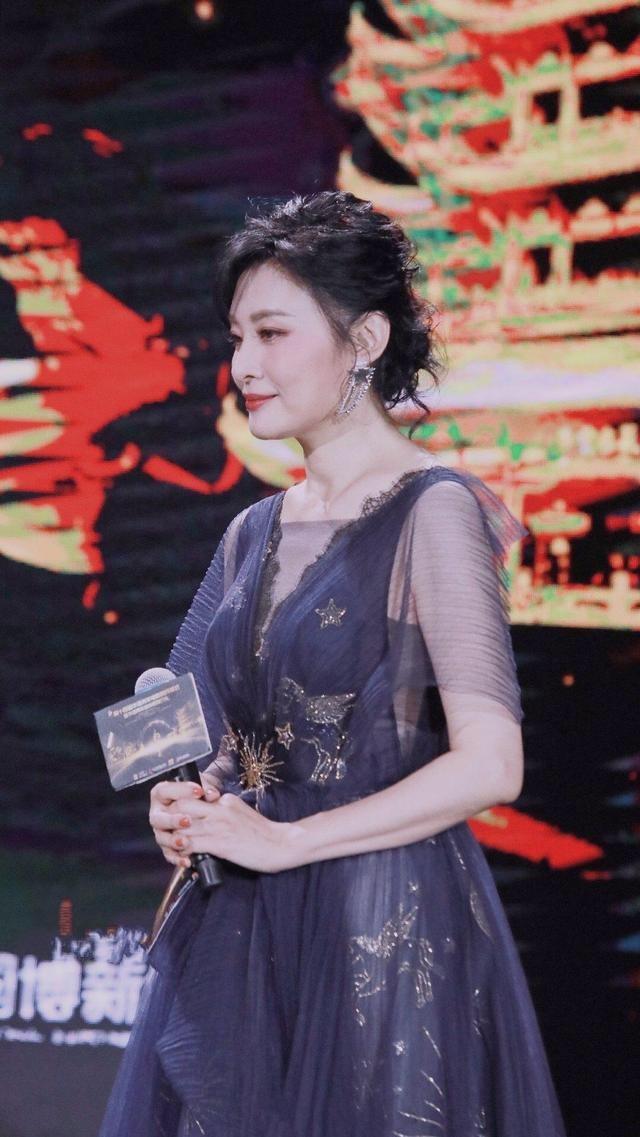 央视前主持人周涛喜讯!调入保利旗下当总监,不足一年履新董事长