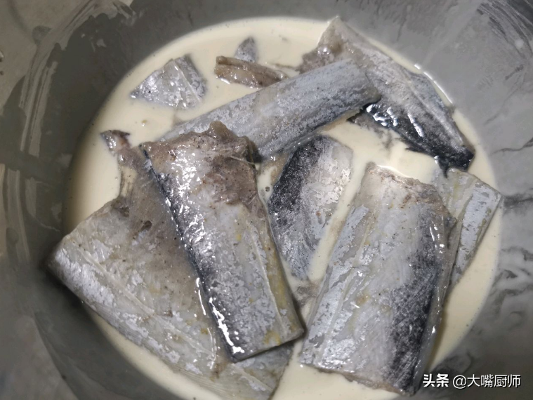 炸帶魚的家常做法,炸帶魚的家常做法簡(jiǎn)單