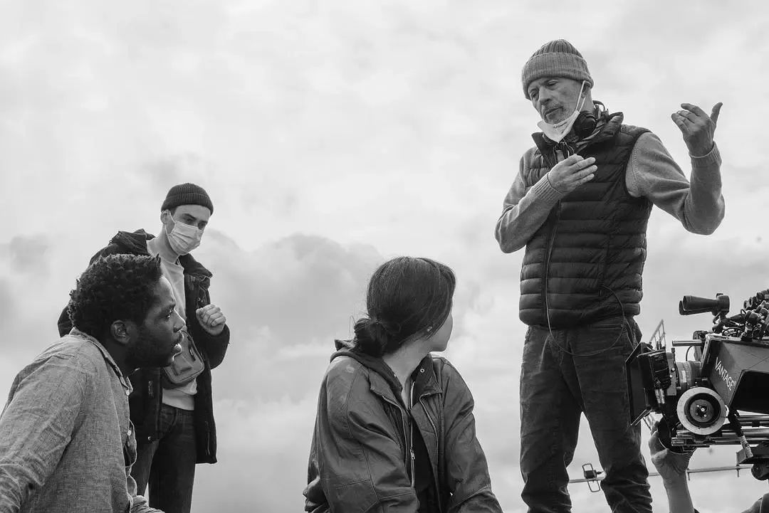 她刚出道，就刷新了华人女星尺度