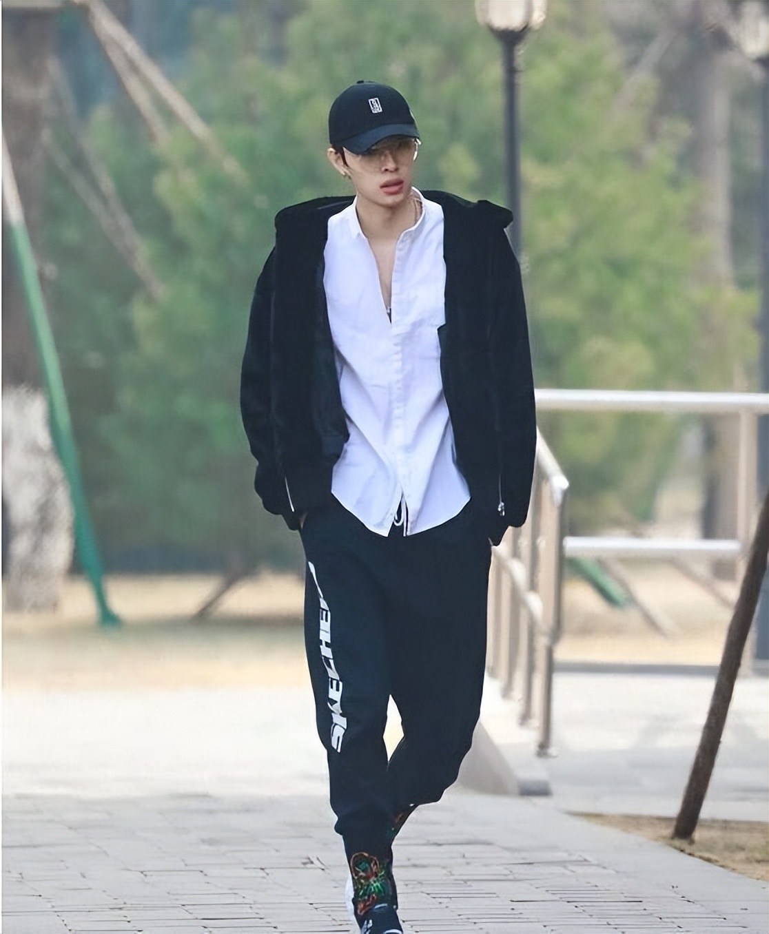 李英超怎么喊李振洋（“娱圈菩萨”木子洋：为宠粉给粉丝爆衣，多次劝学培养粉丝三观）