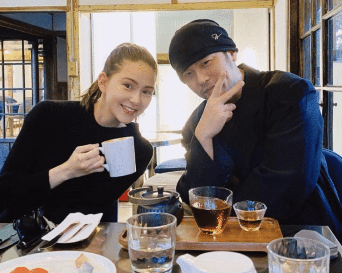 周杰伦疑为三胎再购上亿豪宅，儿子现身小区，被赞眼睛超大像昆凌