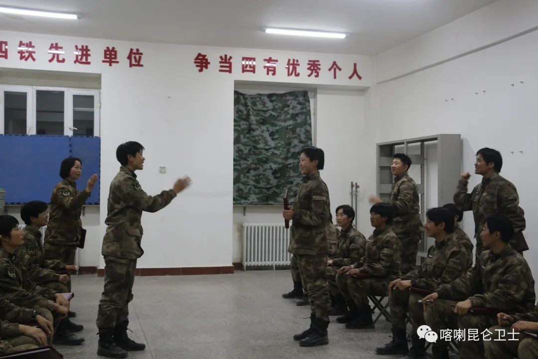 揭秘特战女兵生活(特战女兵的教育现场，“硝烟”弥漫！)