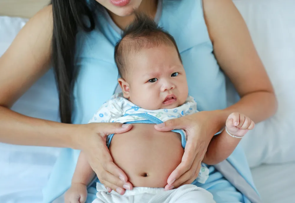孩子发烧吃退烧药就行?不!有这7种症状,要立即就医