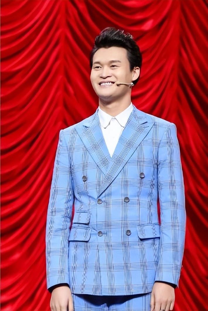 小沈龙自曝走投无路，要卖掉公司总部大楼，曾向赵本山借钱无果