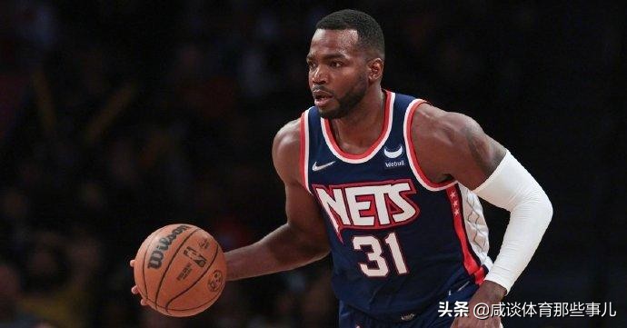 哪些nba老将闹更衣室(更衣室矛盾突发！两位老将带头闹事，直指哈登是毒瘤？纳什回应)