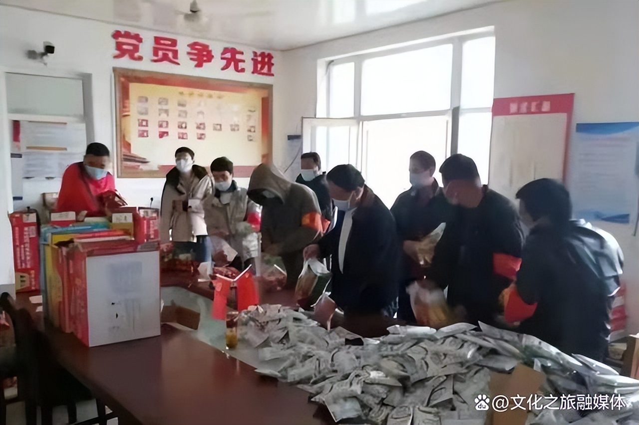 基层组织筑堡垒，抗疫一线党旗红