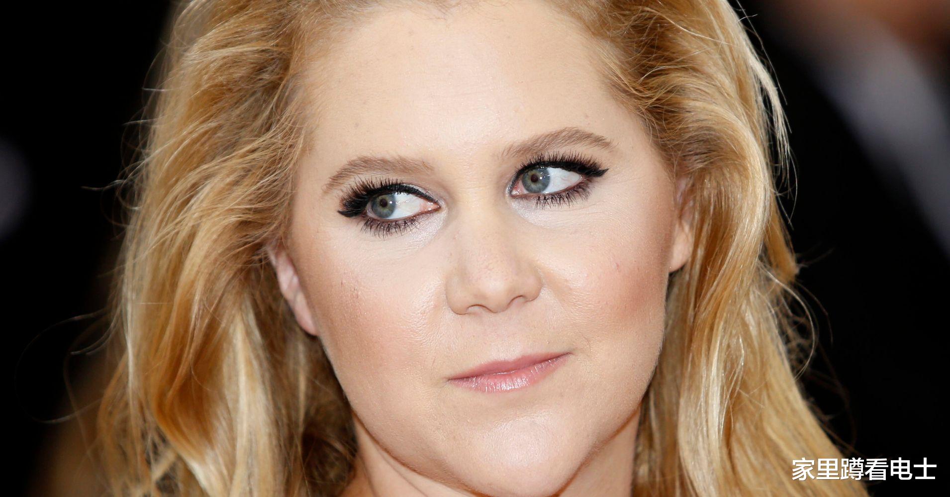 月嫂太漂亮，产妇因为自卑将其开除，好莱坞女谐星也有容貌焦虑