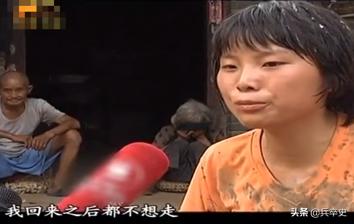 2010年，河南18岁少女“工地”搬水泥赚学费，家里穷的盐都买不起