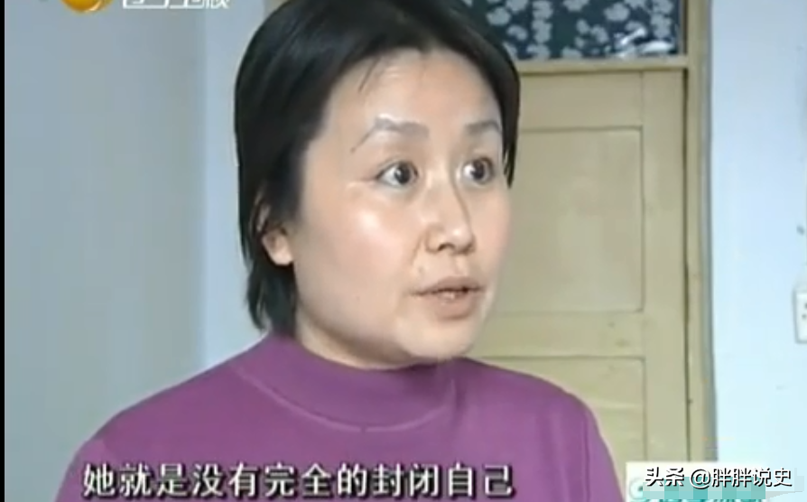 女大学生裸照被散发在全村，施暴者是餐厅员工，他哥哥是大学领导